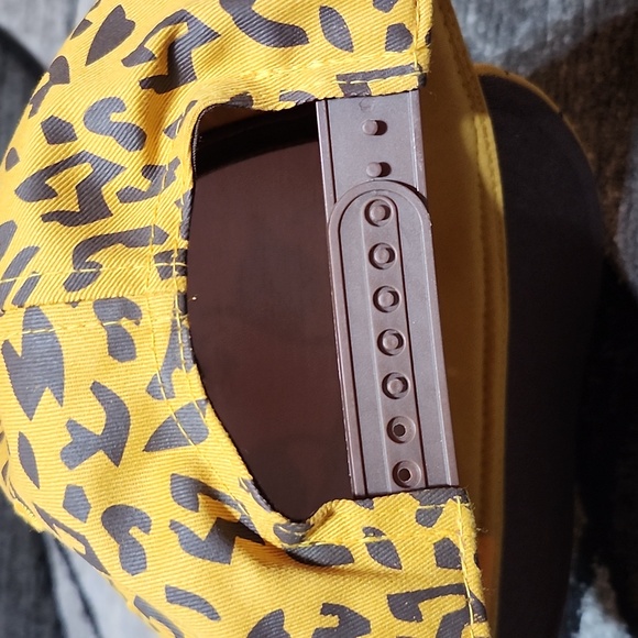 PUGS CHEETAH FACE ADJUSTABLE SNAP-BACK UNISEX CAP HAT - Picture 6 of 13